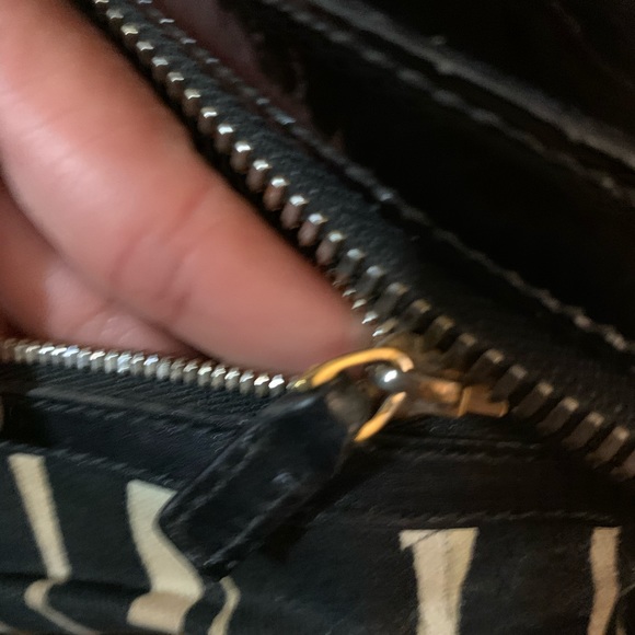 Auth. Gucci Patent Leather Horsebit Handbag - Picture 5 of 8